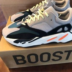Wave Runner yeezy 700